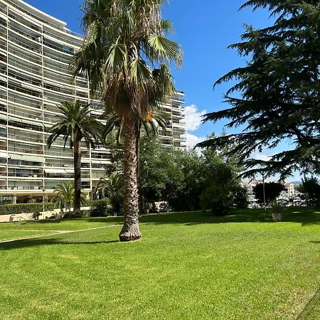A 2 Pas Du Golf Cannes Marina Lägenhet Mandelieu