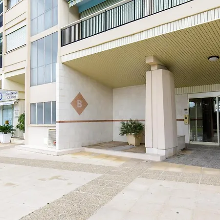 A 2 Pas Du Golf Cannes Marina