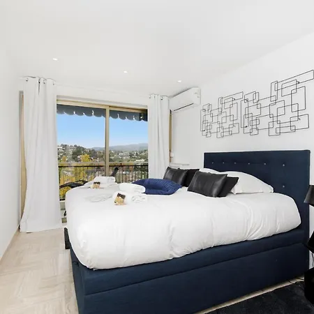Апартаменты A 2 Pas Du Golf Cannes Marina Мандельё-ла-Напуль